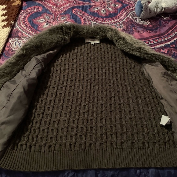 Grey Fur Vest - Picture 2 of 3